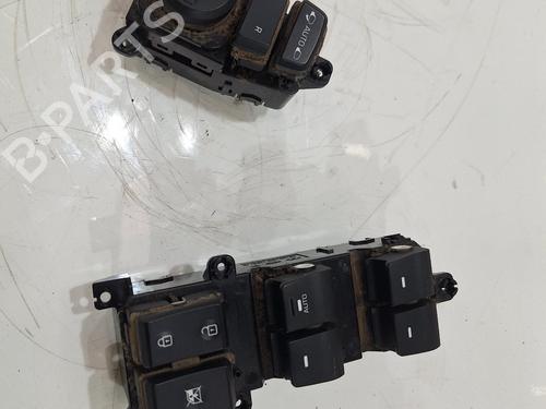 Used Right front window switch Right front window switch HYUNDAI TUCSON (TL, TLE) 1.7 CRDi (116 hp) 40267783 40267783