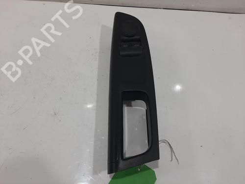 Mando elevalunas delantera derecho Mando elevalunas delantera derecho FORD TRANSIT CONNECT V408 Box Body/MPV 1.5 TDCi (75 hp) 37443409 37443409
