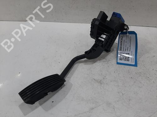 Used Pedal VAUXHALL CORSA Mk IV (E) (X15) 1.4 (90 hp) 31361496