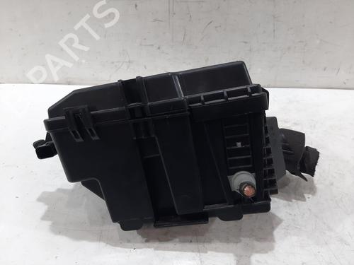 Used Fuse box Fuse box 37421969 37421969