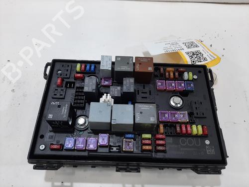 Used Fuse box VAUXHALL ZAFIRA Mk III (P12) 1.4 (75) (140 hp) 30896793