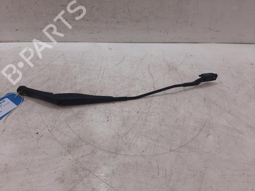 Used Front windshield wiper arm Front windshield wiper arm 37458421 37458421