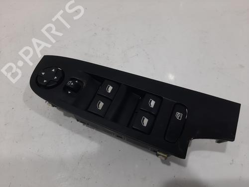 switch-citroen-c4-picasso-ii-2013-32448957 main image