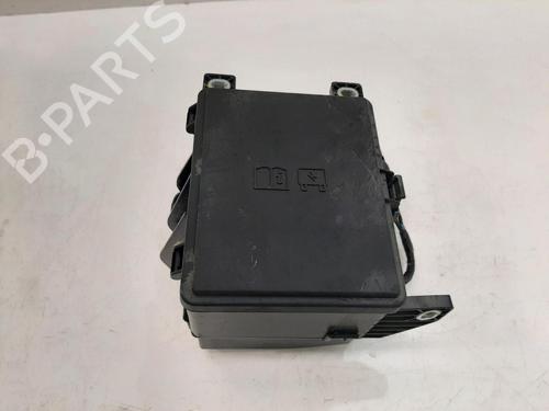 fuse-box-jaguar-i-pace-x590-2018-34178665 main image