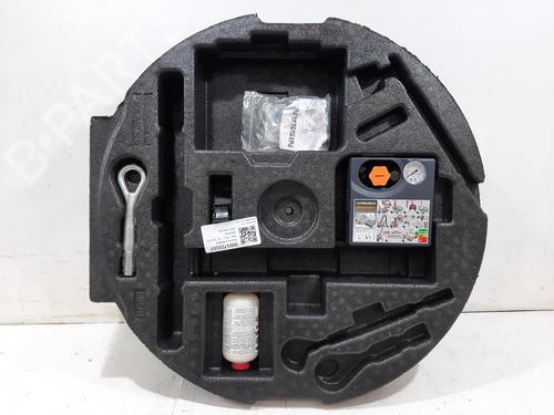 Jack Kit Jack Kit NISSAN QASHQAI II (J11, J11_) 1.6 dCi (130 hp) 35923267 35923267
