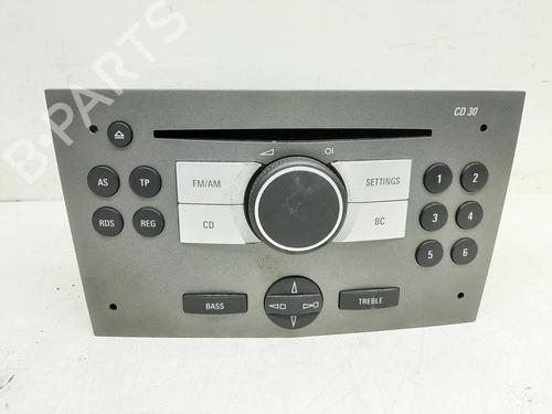 Used Radio VAUXHALL ASTRA Mk V (H) (A04) 1.6 (L48) (105 hp) 26817402
