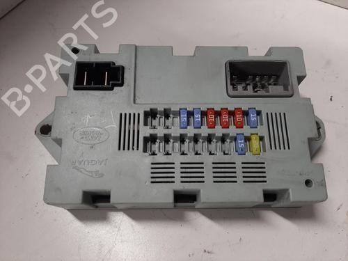 fuse-box-jaguar-f-type-convertible-x152-2012-26765769 main image