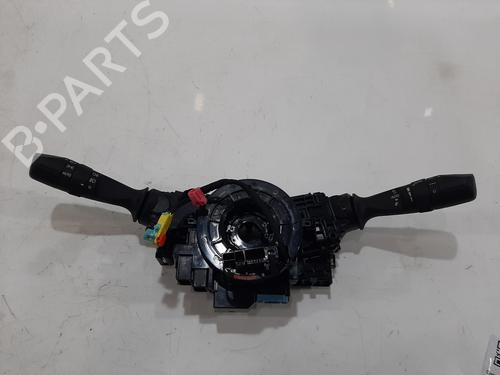 switch-toyota-c-hr-_x1_-2016-34206137 main image