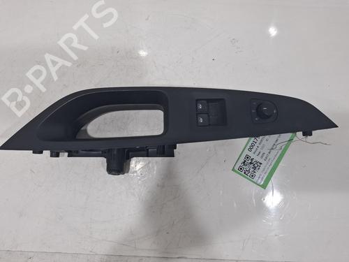 Used Right front window switch Right front window switch 38158428 38158428