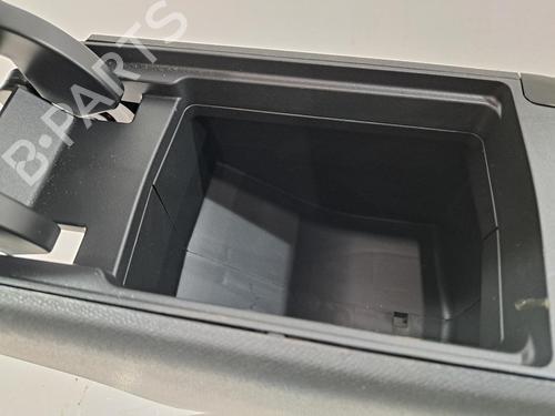 Middle console CITROËN C4 III (BA_, BB_, BC_) 1.2 PureTech 130 (BAHNSA, BAHNSB) | BP31927862I22