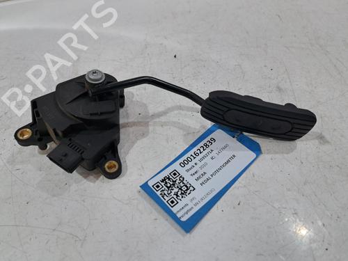 Pedal NISSAN MICRA III (K12) 1.2 16V (80 hp) 31965300