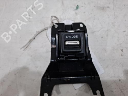 switch-nissan-juke-f16_-2019-40047065 main image