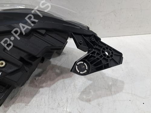 Right headlight VAUXHALL CORSA Mk V (F) 1.2 | BP31846882C29 