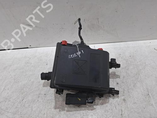Used Fuse box Fuse box PEUGEOT 5008 II (MC_, MJ_, MR_, M4_) 1.5 BlueHDi 130 (MCYHZJ, MCYHZR, MCYHZX) (131 hp) 40238204 40238204