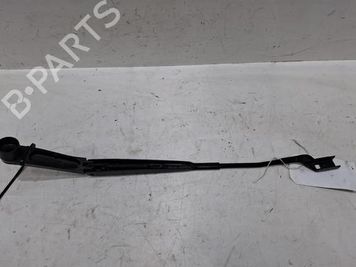 front-windshield-wiper-arm-nissan-juke-f16_-2019-40047070 main image