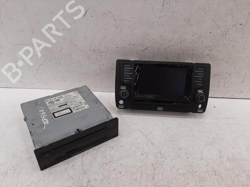 Used Radio Radio VW GOLF VII (5G1, BQ1, BE1, BE2) 1.6 TDI (105 hp) 33700057 33700057