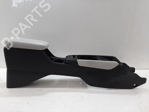 Used Middle console Middle console HONDA JAZZ V (GR_, GS_) 1.5 eHEV (GR3, GR6) (109 hp) 36505975 36505975