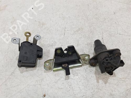 Used Tailgate lock PEUGEOT 107 (PM_, PN_) 1.0 (68 hp) 32089373