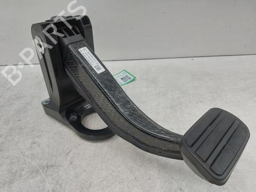 break-pedal-porsche-taycan-y1a-2019-26755102 main image