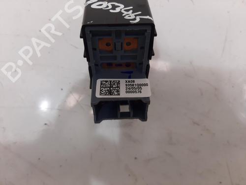 Left rear window switch HYUNDAI i20 III (BC3, BI3) 1.0 T-GDI | BP37666598I29 - Image 2