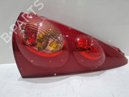 Høyre baklys Høyre baklys PEUGEOT 107 (PM_, PN_) 1.0 (68 hp) 39695086 39695086