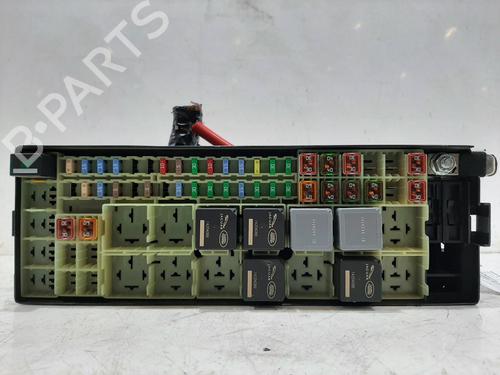 Used Fuse box LAND ROVER RANGE ROVER IV (L405) 3.0 SDV6 Hybrid 4x4 (340 hp) 30495588