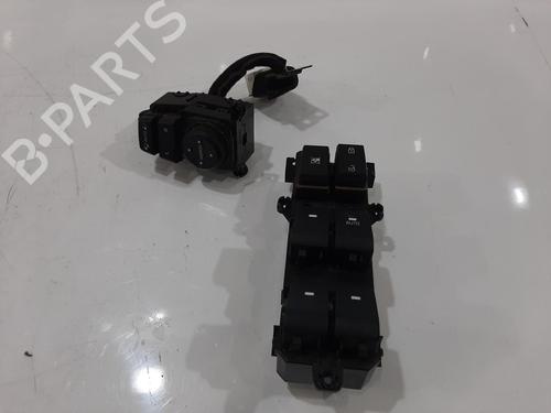 Interruttore Interruttore HYUNDAI TUCSON (TL, TLE) 2.0 CRDi All-wheel Drive (136 hp) 33868599 33868599