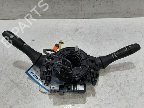 switch-nissan-micra-v-k14-2016-32976758 main image