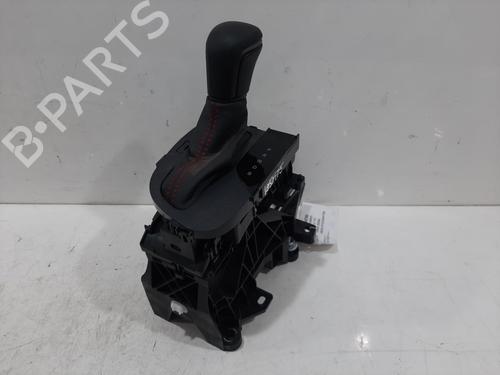 gear-lever-toyota-yaris-cross-mxp_-2020-36530538 main image