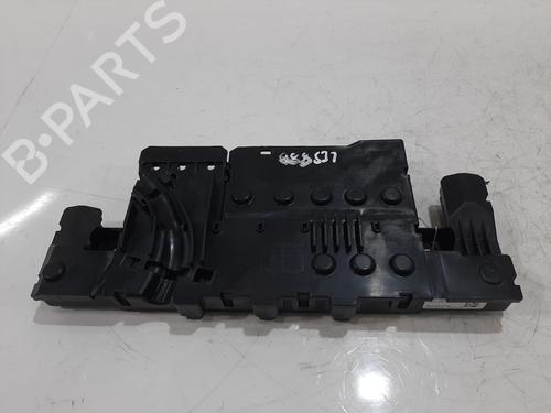 Used Fuse box Fuse box LAND ROVER RANGE ROVER IV (L405) 4.4 SDV8 4x4 (340 hp) 33242359 33242359