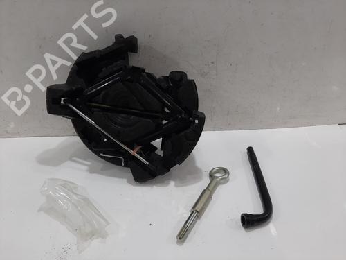 Used Jack Kit VOLVO V40 Hatchback (525) D3 (150 hp) 33179868