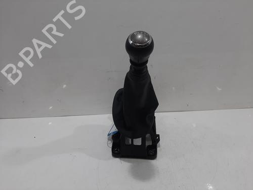 Levier de vitesses Levier de vitesses TOYOTA YARIS (_P9_) 1.33 VVT-i (NSP90_, NSP90R) (100 hp) 36404000 36404000