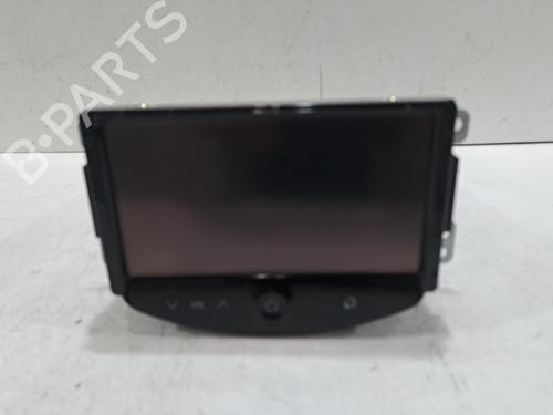Used Radio VAUXHALL CORSA Mk IV (E) (X15) 1.4 (90 hp) 29472036