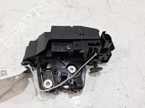 Cerradura de porton trasero Cerradura de porton trasero PEUGEOT 5008 II (MC_, MJ_, MR_, M4_) 1.5 BlueHDi 130 (MCYHZJ, MCYHZR, MCYHZX) (131 hp) 39916904 39916904