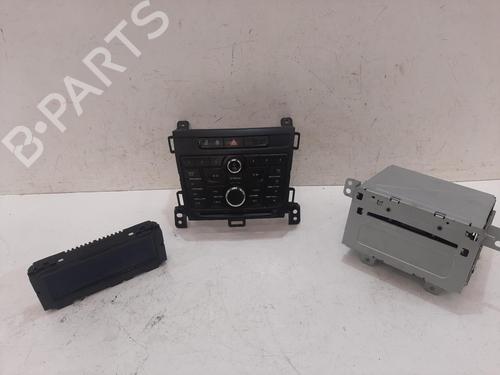 Used Radio Radio VAUXHALL ZAFIRA Mk III (P12) 2.0 CDTi (75) (165 hp) 32718412 32718412