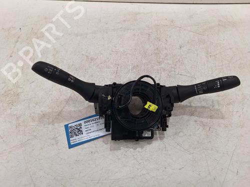 switch-nissan-micra-v-k14-2016-32239388 main image