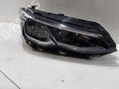Used Right headlight VW GOLF VIII (CD1, DA1) 1.5 eTSI (150 hp) 32851576