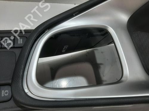 Middle console TOYOTA YARIS (_P21_, _PA1_, _PH1_) 1.5 Hybrid (MXPH10, MXPH11) | BP26751540I22 