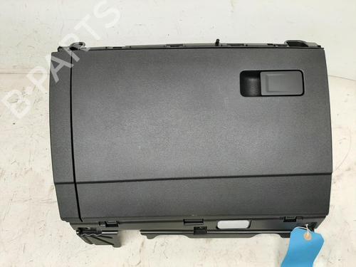 Used Glove box VW GOLF VIII (CD1, DA1) 2.0 TDI (150 hp) 31360810
