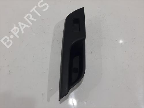 Pulsantiera posteriore destra Pulsantiera posteriore destra SUZUKI SWIFT IV (FZ, NZ) 1.2 (AZG412, ZC72S) (90 hp) 37443432 37443432