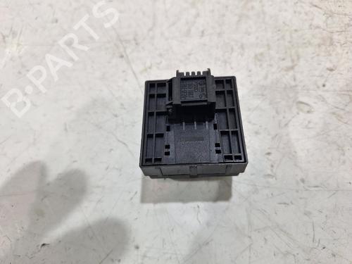 Switch AUDI TT Roadster (8J9) 2.0 TFSI | BP30928216I30