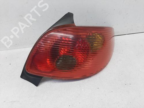 Used Right taillight PEUGEOT 206 Hatchback (2A/C) 1.1 i (60 hp) 26752081
