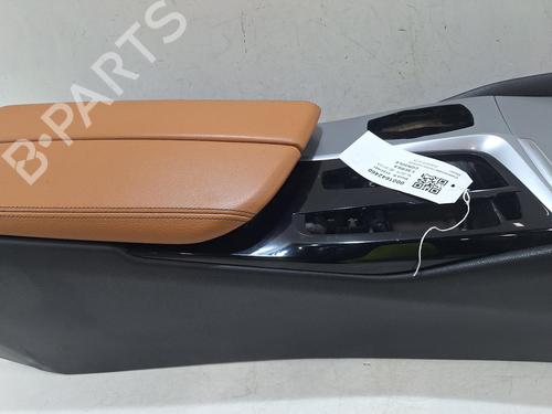 Middle console BMW 5 (G30, F90) 530 e Plug-in Hybrid | BP32422732I22