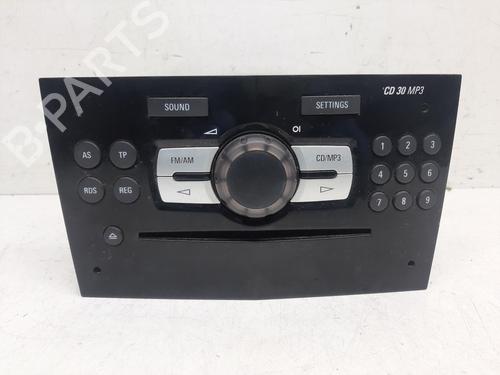 Used Radio VAUXHALL CORSA Mk III (D) (S07) 1.2 i 16V (L08) (86 hp) 26828080