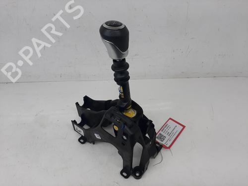 gear-lever-nissan-juke-f16_-2019-26872699 main image