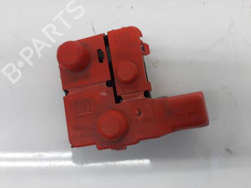 Used Fuse box Fuse box 26815665 26815665