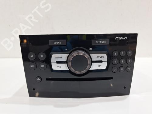 Used Radio VAUXHALL CORSA Mk III (D) (S07) 1.2 i 16V (L08) (86 hp) 26785919