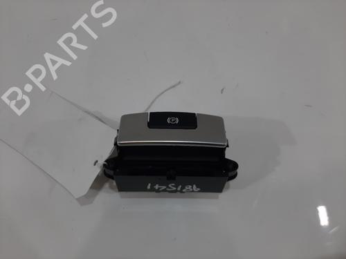 hand-brake-jaguar-i-pace-x590-2018-33699001 main image