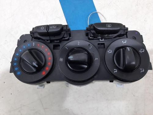 Used Climate control Climate control VAUXHALL CORSA Mk IV (E) (X15) 1.4 (90 hp) 35769363 35769363
