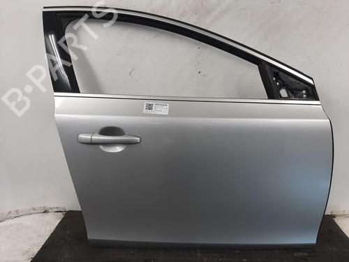 right-front-door-volvo-v40-hatchback-525-2012-2013-2014-2015-2016-2017-2018-2019-32718817 main image